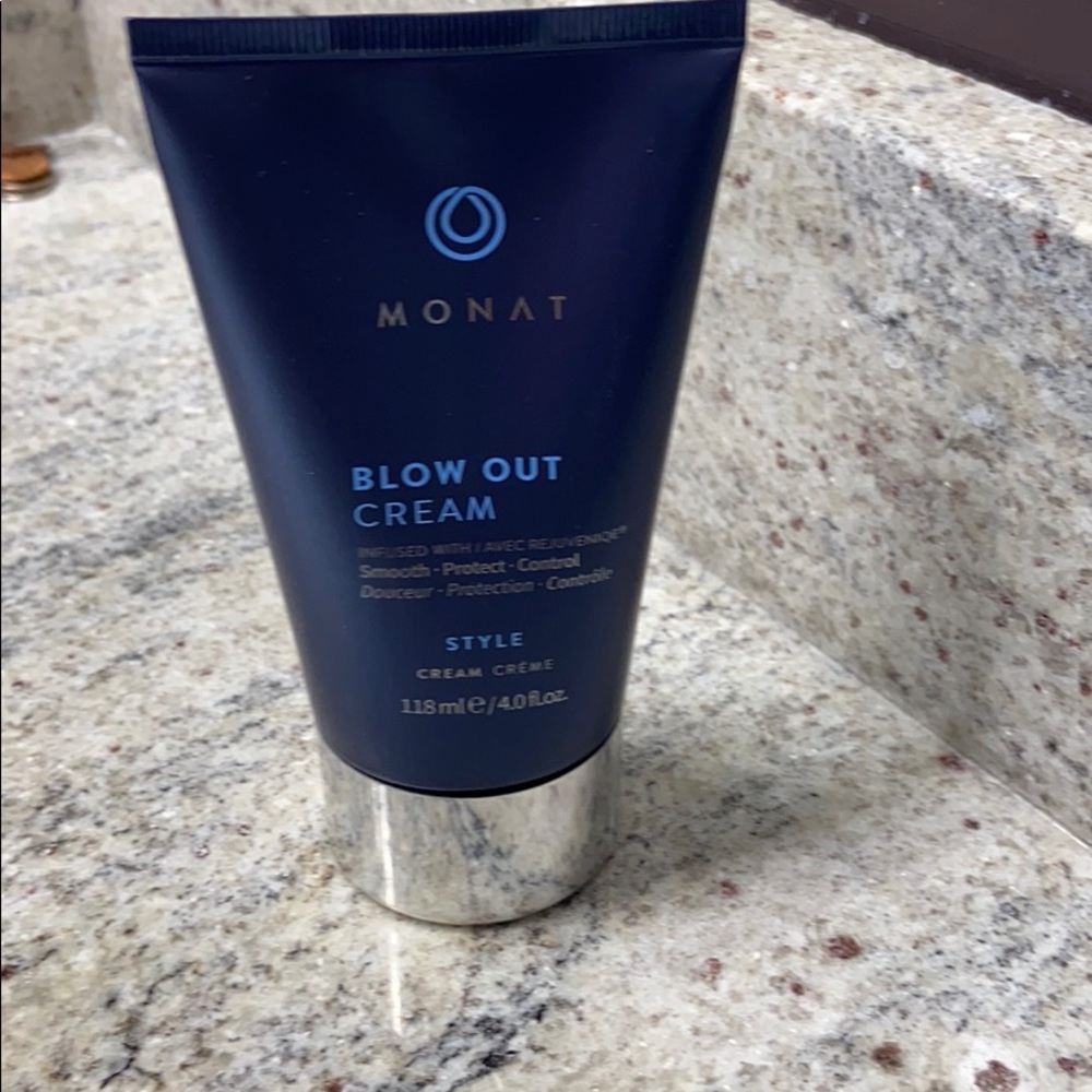 Monat Blow Out Cream - not opened